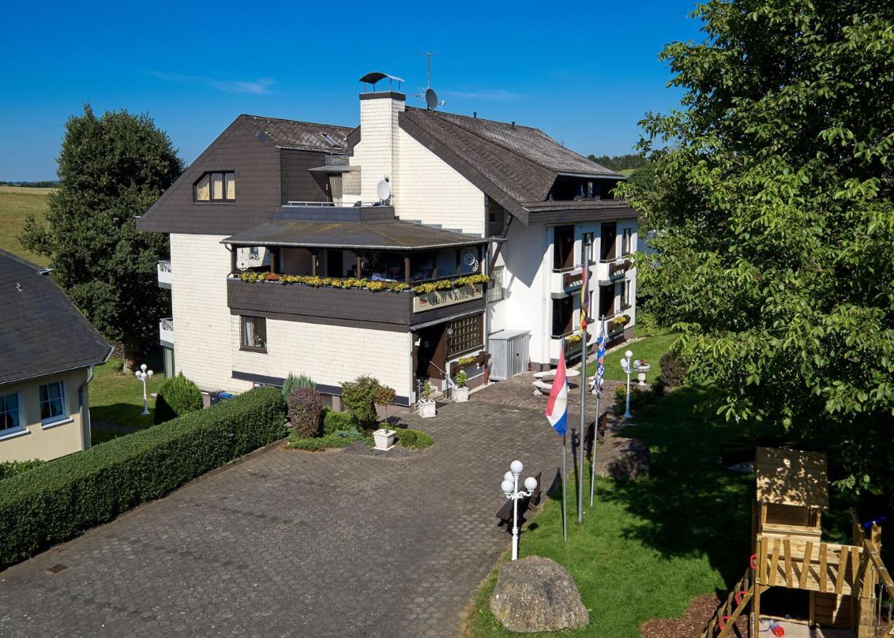 Hotel-Restaurant Maas Lutzerath ภายนอก รูปภาพ