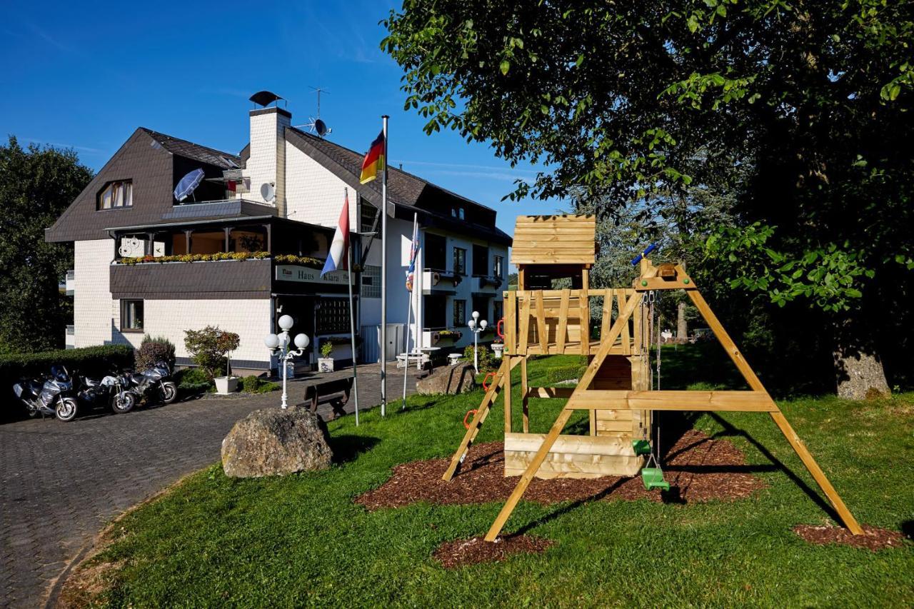 Hotel-Restaurant Maas Lutzerath ภายนอก รูปภาพ